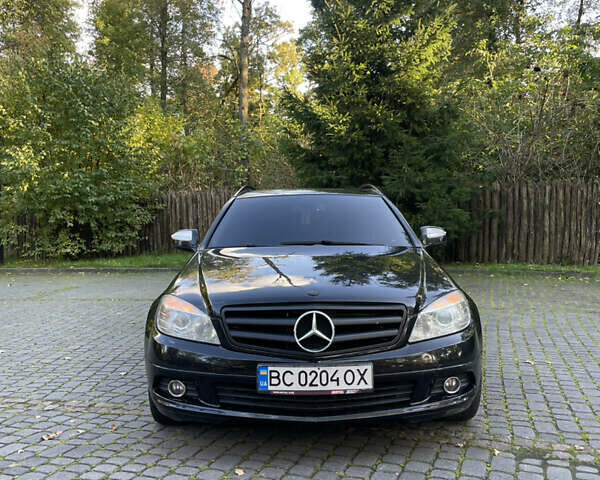 Чорний Мерседес Ц-Клас, об'ємом двигуна 2.2 л та пробігом 270 тис. км за 8200 $, фото 1 на Automoto.ua