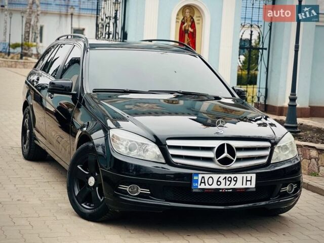 Чорний Мерседес Ц-Клас, об'ємом двигуна 2.2 л та пробігом 220 тис. км за 7500 $, фото 1 на Automoto.ua