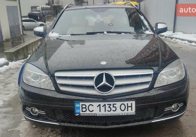 Черный Мерседес Ц-Класс, объемом двигателя 2.15 л и пробегом 207 тыс. км за 8750 $, фото 1 на Automoto.ua