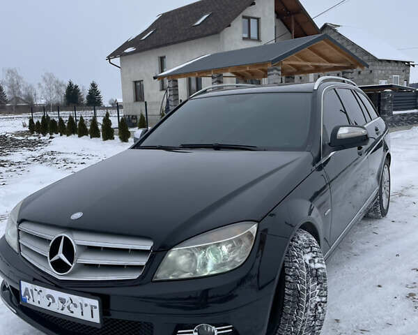 Черный Мерседес Ц-Класс, объемом двигателя 2.2 л и пробегом 279 тыс. км за 7599 $, фото 1 на Automoto.ua