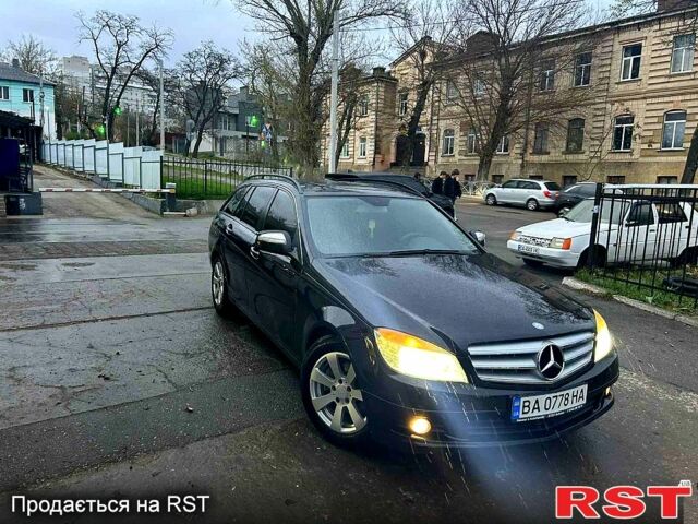 Черный Мерседес Ц-Класс, объемом двигателя 2.1 л и пробегом 273 тыс. км за 9000 $, фото 1 на Automoto.ua