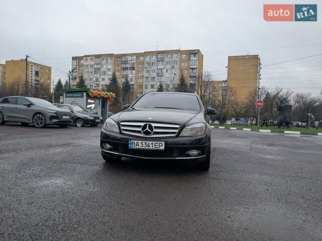 Черный Мерседес Ц-Класс, объемом двигателя 2.14 л и пробегом 395 тыс. км за 8300 $, фото 1 на Automoto.ua