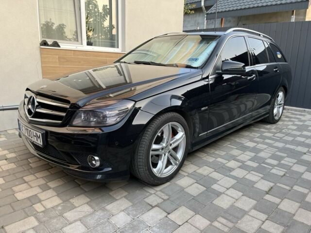 Чорний Мерседес Ц-Клас, об'ємом двигуна 2.1 л та пробігом 302 тис. км за 10000 $, фото 1 на Automoto.ua