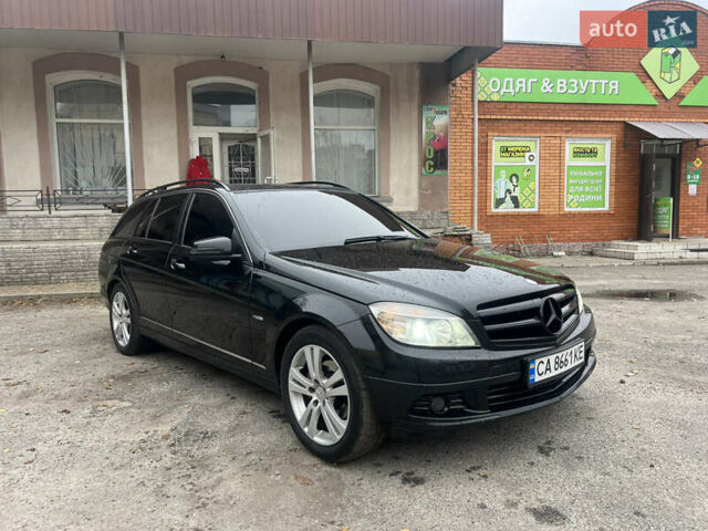 Чорний Мерседес Ц-Клас, об'ємом двигуна 2.14 л та пробігом 210 тис. км за 9700 $, фото 1 на Automoto.ua