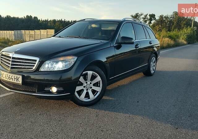 Чорний Мерседес Ц-Клас, об'ємом двигуна 2.1 л та пробігом 215 тис. км за 8500 $, фото 1 на Automoto.ua