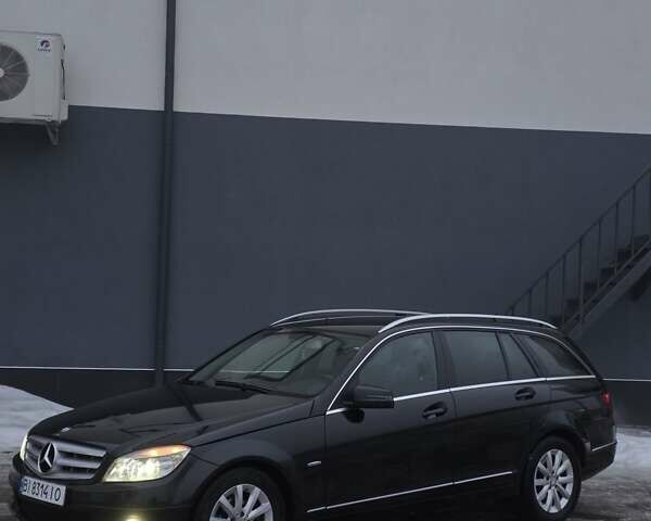 Черный Мерседес Ц-Класс, объемом двигателя 2.2 л и пробегом 286 тыс. км за 8400 $, фото 1 на Automoto.ua