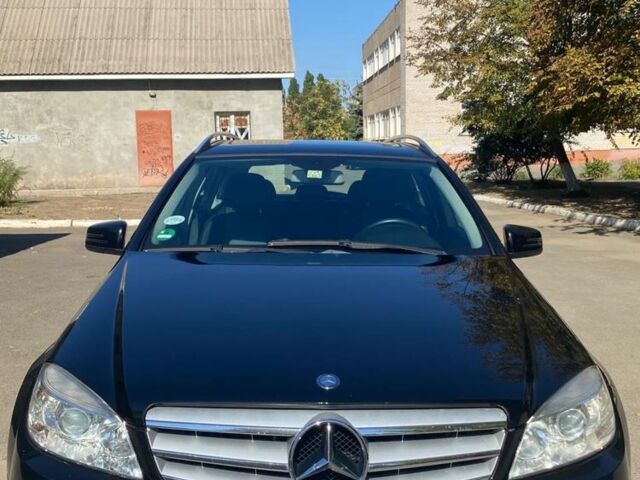 Чорний Мерседес Ц-Клас, об'ємом двигуна 1.8 л та пробігом 249 тис. км за 9500 $, фото 1 на Automoto.ua