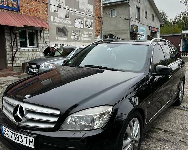 Черный Мерседес Ц-Класс, объемом двигателя 2.14 л и пробегом 260 тыс. км за 10700 $, фото 1 на Automoto.ua