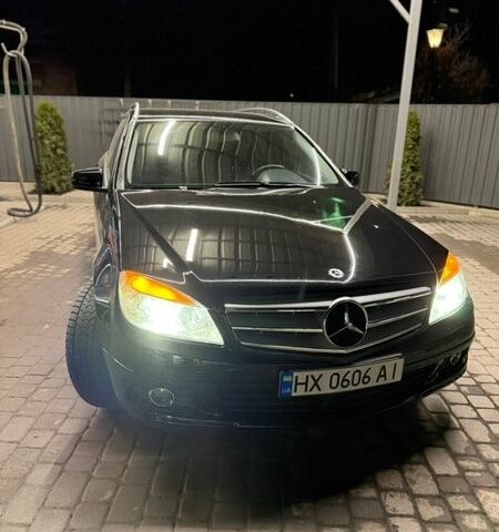 Черный Мерседес Ц-Класс, объемом двигателя 2.14 л и пробегом 303 тыс. км за 10000 $, фото 1 на Automoto.ua
