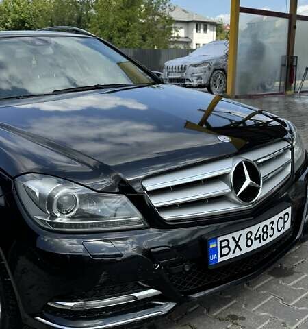 Чорний Мерседес Ц-Клас, об'ємом двигуна 2.14 л та пробігом 286 тис. км за 11500 $, фото 1 на Automoto.ua