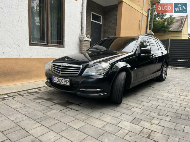 Черный Мерседес Ц-Класс, объемом двигателя 2.14 л и пробегом 285 тыс. км за 9000 $, фото 1 на Automoto.ua
