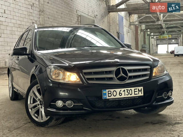 Чорний Мерседес Ц-Клас, об'ємом двигуна 2.1 л та пробігом 364 тис. км за 9599 $, фото 1 на Automoto.ua