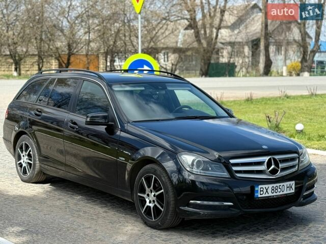 Чорний Мерседес Ц-Клас, об'ємом двигуна 2.2 л та пробігом 354 тис. км за 11500 $, фото 1 на Automoto.ua