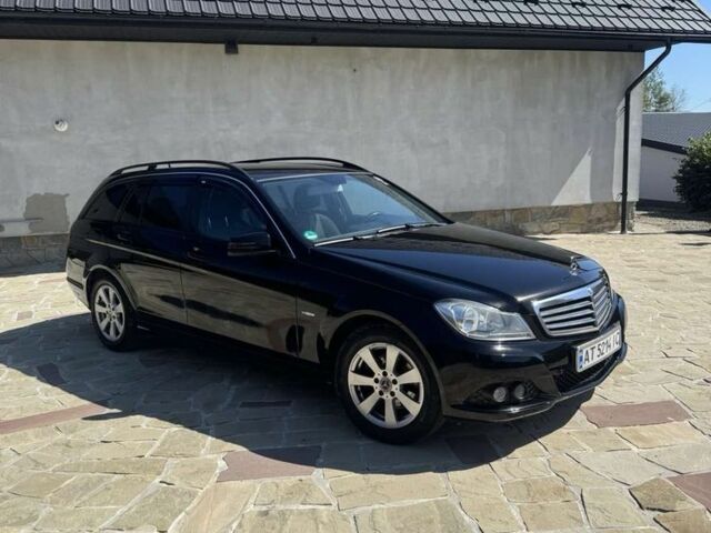 Черный Мерседес Ц-Класс, объемом двигателя 2.1 л и пробегом 360 тыс. км за 8600 $, фото 1 на Automoto.ua