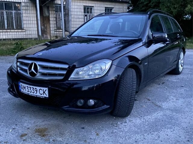 Черный Мерседес Ц-Класс, объемом двигателя 2.1 л и пробегом 3 тыс. км за 9500 $, фото 1 на Automoto.ua