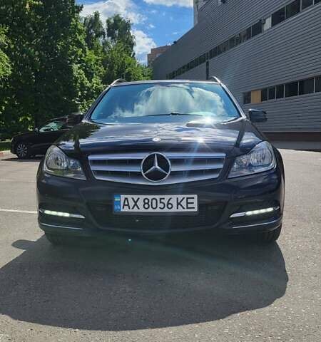Чорний Мерседес Ц-Клас, об'ємом двигуна 2.14 л та пробігом 299 тис. км за 10700 $, фото 1 на Automoto.ua