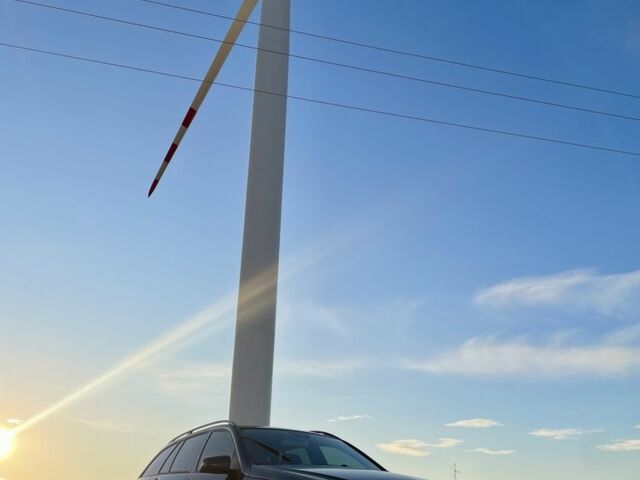 Чорний Мерседес Ц-Клас, об'ємом двигуна 2.1 л та пробігом 320 тис. км за 9500 $, фото 1 на Automoto.ua