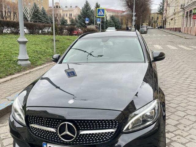 Чорний Мерседес Ц-Клас, об'ємом двигуна 2.1 л та пробігом 310 тис. км за 12000 $, фото 1 на Automoto.ua