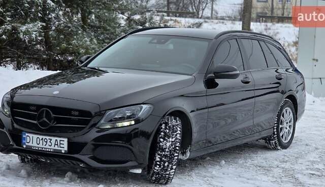 Черный Мерседес Ц-Класс, объемом двигателя 2.14 л и пробегом 260 тыс. км за 15900 $, фото 1 на Automoto.ua