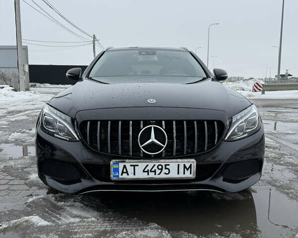 Черный Мерседес Ц-Класс, объемом двигателя 2.14 л и пробегом 154 тыс. км за 19500 $, фото 1 на Automoto.ua