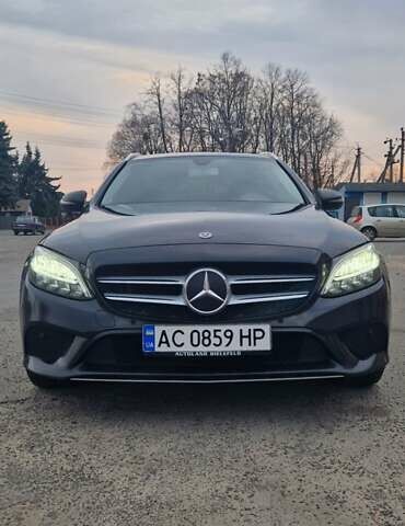 Чорний Мерседес Ц-Клас, об'ємом двигуна 1.95 л та пробігом 274 тис. км за 24999 $, фото 1 на Automoto.ua