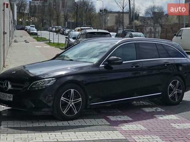Чорний Мерседес Ц-Клас, об'ємом двигуна 1.95 л та пробігом 274 тис. км за 26800 $, фото 1 на Automoto.ua