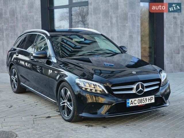 Черный Мерседес Ц-Класс, объемом двигателя 1.5 л и пробегом 278 тыс. км за 22000 $, фото 1 на Automoto.ua