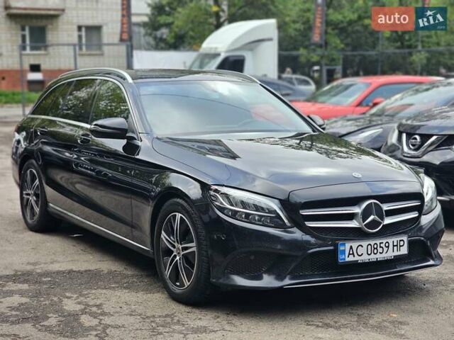 Черный Мерседес Ц-Класс, объемом двигателя 1.5 л и пробегом 275 тыс. км за 22600 $, фото 1 на Automoto.ua