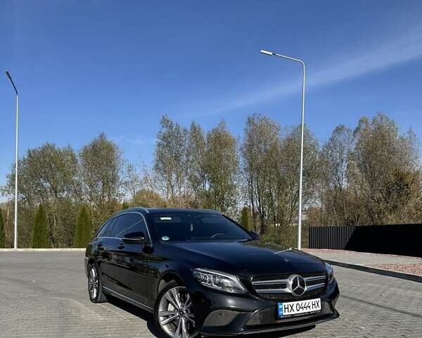 Черный Мерседес Ц-Класс, объемом двигателя 1.95 л и пробегом 216 тыс. км за 30999 $, фото 1 на Automoto.ua