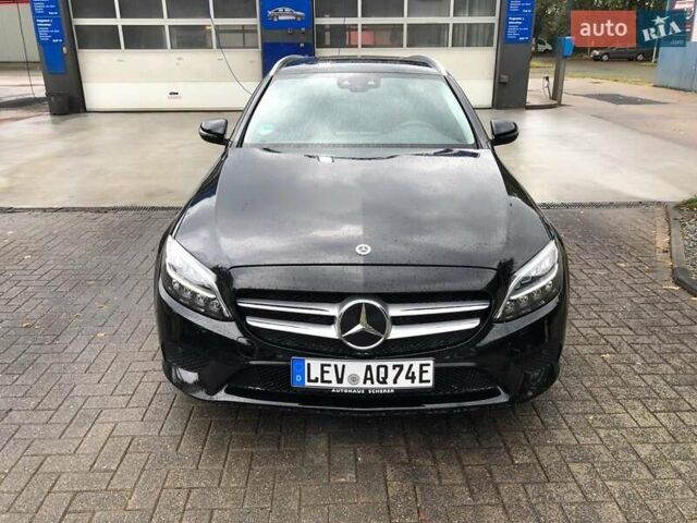 Черный Мерседес Ц-Класс, объемом двигателя 0 л и пробегом 125 тыс. км за 22039 $, фото 1 на Automoto.ua