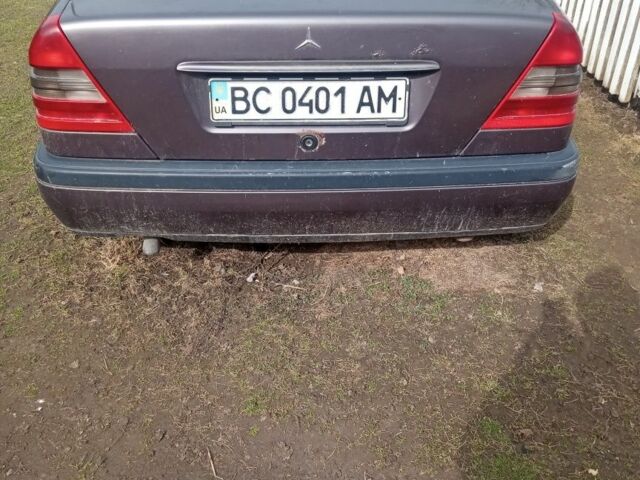 Фіолетовий Мерседес Ц-Клас, об'ємом двигуна 1.8 л та пробігом 555 тис. км за 800 $, фото 1 на Automoto.ua