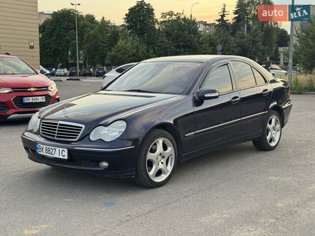 Фіолетовий Мерседес Ц-Клас, об'ємом двигуна 2.15 л та пробігом 210 тис. км за 5500 $, фото 1 на Automoto.ua