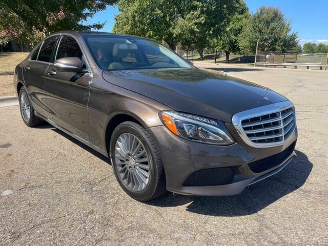 Коричневий Мерседес Ц-Клас, об'ємом двигуна 2 л та пробігом 80 тис. км за 7400 $, фото 1 на Automoto.ua