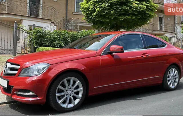 Червоний Мерседес Ц-Клас, об'ємом двигуна 1.8 л та пробігом 140 тис. км за 12000 $, фото 1 на Automoto.ua