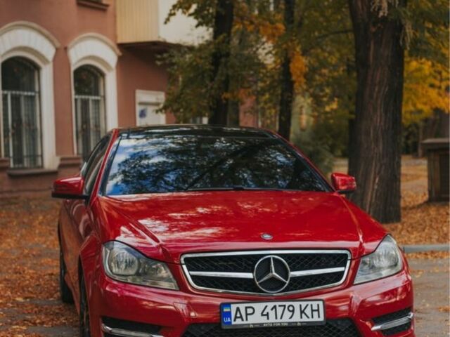 Червоний Мерседес Ц-Клас, об'ємом двигуна 1.8 л та пробігом 256 тис. км за 11500 $, фото 1 на Automoto.ua