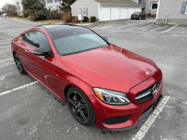 Красный Мерседес Ц-Класс, объемом двигателя 2 л и пробегом 58 тыс. км за 7500 $, фото 1 на Automoto.ua