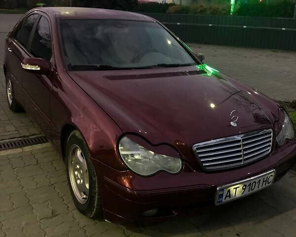 Мерседес Ц-Клас 2000 у Івано-Франківську на Automoto.ua Червоний Мерседес Ц-Клас, об'ємом двигуна 2 л та пробігом 291 тис. км за 4200 $, фото 1 на Automoto.ua