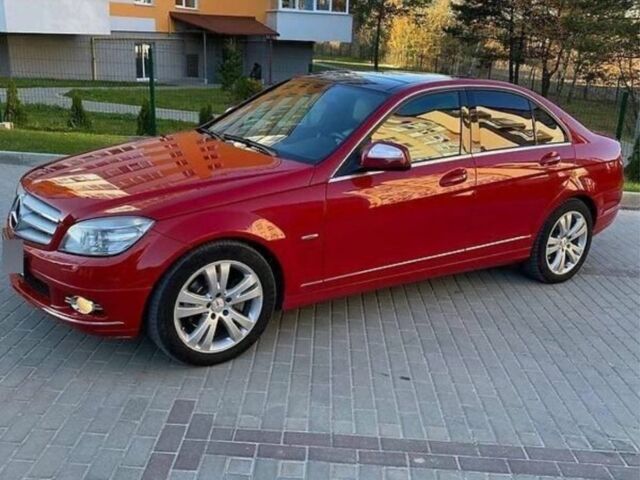 Червоний Мерседес Ц-Клас, об'ємом двигуна 1.8 л та пробігом 230 тис. км за 8800 $, фото 1 на Automoto.ua