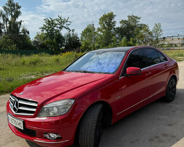 Червоний Мерседес Ц-Клас, об'ємом двигуна 2.5 л та пробігом 299 тис. км за 8999 $, фото 1 на Automoto.ua