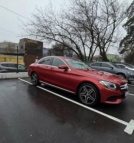 Красный Мерседес Ц-Класс, объемом двигателя 1.99 л и пробегом 92 тыс. км за 15000 $, фото 1 на Automoto.ua