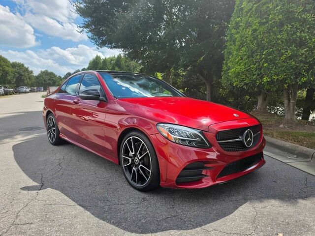 Красный Мерседес Ц-Класс, объемом двигателя 2 л и пробегом 31 тыс. км за 16900 $, фото 1 на Automoto.ua