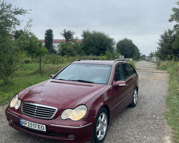 Червоний Мерседес Ц-Клас, об'ємом двигуна 2.15 л та пробігом 400 тис. км за 3999 $, фото 1 на Automoto.ua