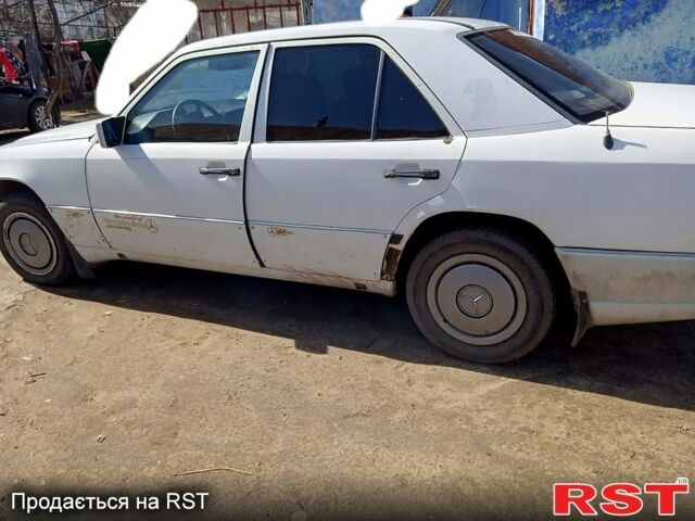 Мерседес Ц-Клас, об'ємом двигуна 25 л та пробігом 350 тис. км за 1600 $, фото 1 на Automoto.ua