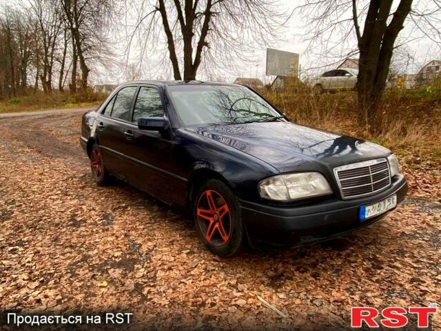 Мерседес Ц-Класс, объемом двигателя 1.8 л и пробегом 160 тыс. км за 2000 $, фото 1 на Automoto.ua