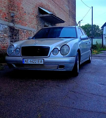Мерседес Ц-Клас, об'ємом двигуна 2.8 л та пробігом 0 тис. км за 2800 $, фото 1 на Automoto.ua