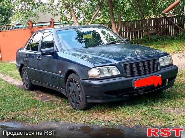 Мерседес Ц-Класс 1997 в Киеве на Automoto.ua Мерседес Ц-Класс, объемом двигателя 1.8 л и пробегом 540 тыс. км за 1300 $, фото 1 на Automoto.ua