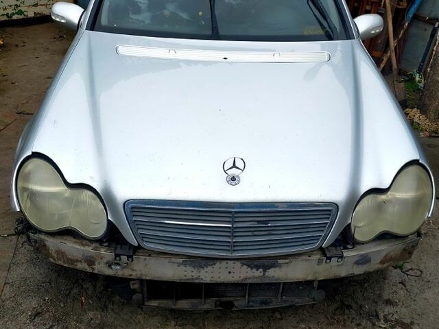 Мерседес Ц-Клас, об'ємом двигуна 1.9 л та пробігом 0 тис. км за 1500 $, фото 1 на Automoto.ua