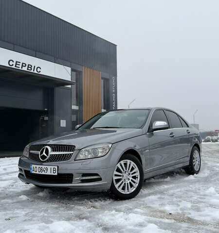 Мерседес Ц-Клас, об'ємом двигуна 3.2 л та пробігом 278 тис. км за 9650 $, фото 1 на Automoto.ua