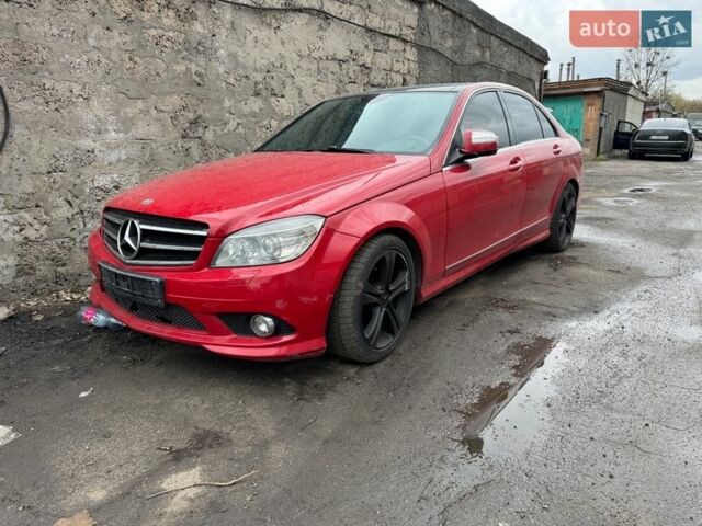Мерседес Ц-Класс, объемом двигателя 3 л и пробегом 250 тыс. км за 4500 $, фото 1 на Automoto.ua