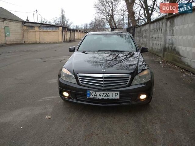 Мерседес Ц-Класс, объемом двигателя 2.1 л и пробегом 235 тыс. км за 11300 $, фото 1 на Automoto.ua